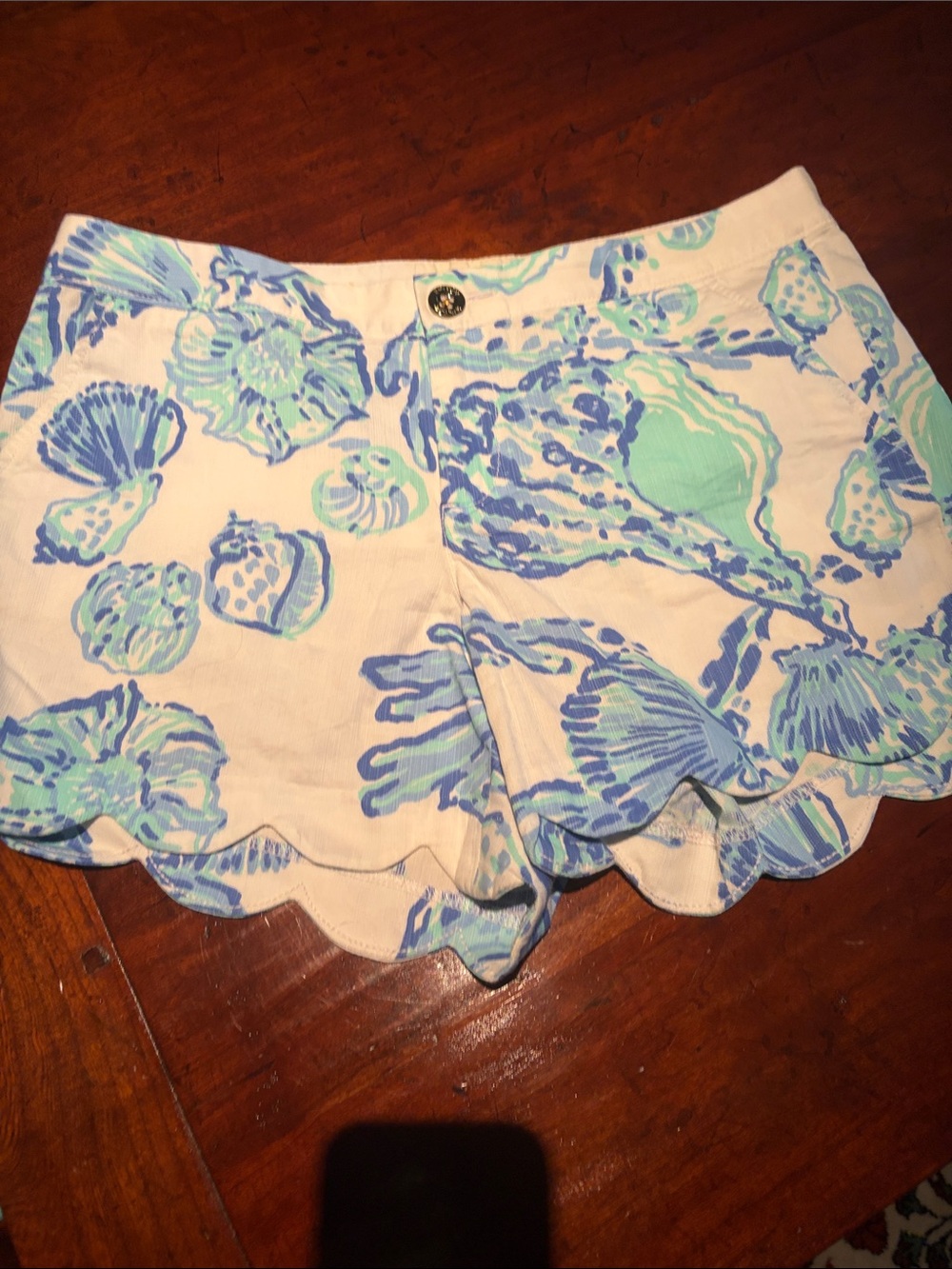 Lilly Pulitzer White Scalloped Hem Shell-Print Shorts with Aqua & Blue